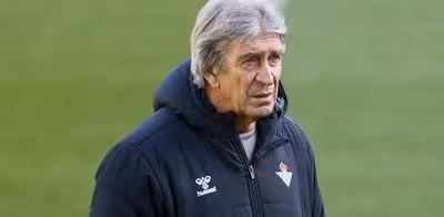 Pellegrini, pendiente de Amrabat y Antony