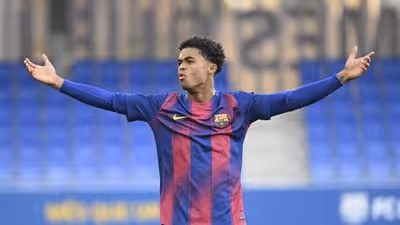 Shane Kluivert también estará con Flick en la pretemporada