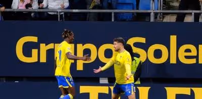 El Cádiz se reengancha a los puestos altos