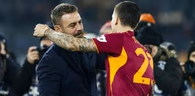 La Roma despacha por la vía rápida al Genoa en una noche de emotivo homenaje a su mito De Rossi