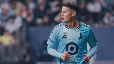 James Rodríguez debuta ante su público, pero no gana