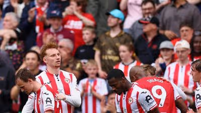 El Brentford golea al West Ham y da vida al Tottenham