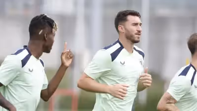 Unai Simón viaja a Italia con el Athletic, pero Laporte y Nico Williams no