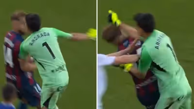 Salvaje agresión de Andrada, portero del Zaragoza, a un jugador del Huesca