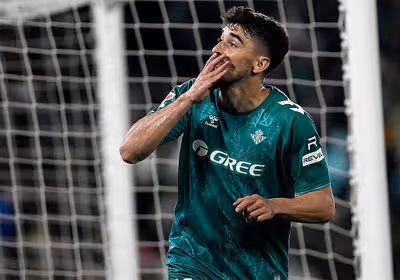 Marc Roca descubre a Pellegrini: «Sabemos que el deseo suyo es seguir aquí con nosotros muchos años»