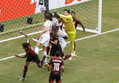 El Bayern baja a la tierra al Flamengo de Filipe Luís