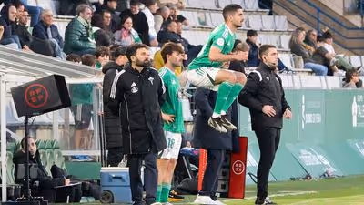 Zalaya, Pascu y Raúl Dacosta, bajas en el Racing de Ferrol