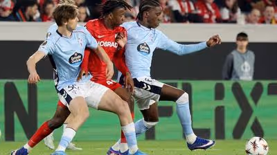 Fer López, la linterna del Celta entre la bruma de Friburgo