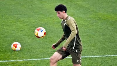 El canterano del Celta Hugo Burcio suma su primera convocatoria en Primera