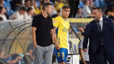 Recobita pasa revista en Madrid de su maltrecha rodilla y la UD Las Palmas mira al mercado