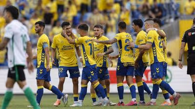 A qué hora juega mañana como visitante la UD Las Palmas contra el Real Valladolid: así puedes ver el partido por la televisión y el móvil
