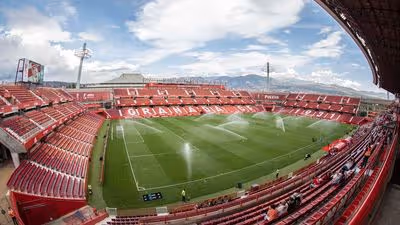 El once de la UD Las Palmas: Herzog suple a Suárez con Viti de extremo para el asalto de Los Cármenes