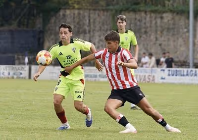 El Bilbao Athletic suma su primera victoria de la pretemporada ante el Mirandés