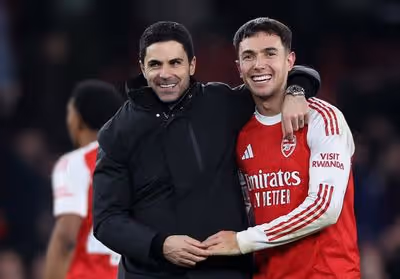 Mikel Arteta detiene la escalada de Unai Emery en la Premier