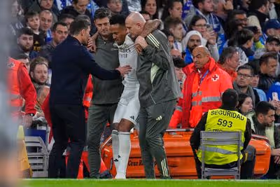 Xabi Alonso critica al árbitro y dice que son “solo tres puntos”