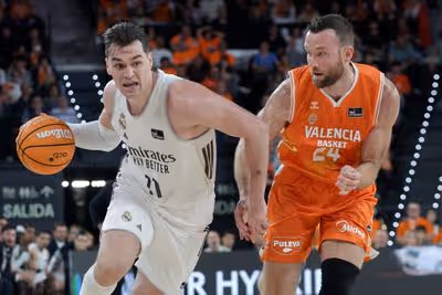 El Real Madrid enfría la euforia del Valencia Basket