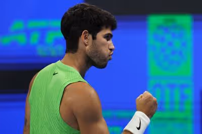 Alcaraz abruma a Fils y prorroga en Doha su marcha triunfal