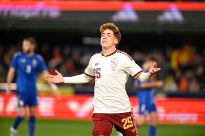 Víctor Muñoz, el futbolista que creció después del ruido, busca su escaparate en el Mundial