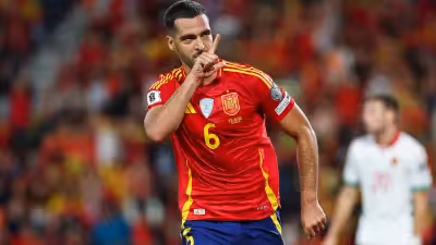 La Selección celebra las últimas informaciones sobre el estado de la lesión de Mikel Merino