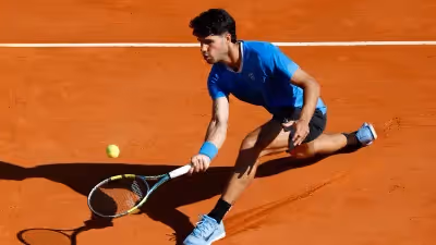 Alcaraz gana a Bublik en Montecarlo y Alcanza las 300 victorias: sólo dos tenistas necesitaron menos partidos