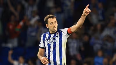Oyarzabal saca pecho por el modelo de la Real Sociedad antes de la cita mundialista