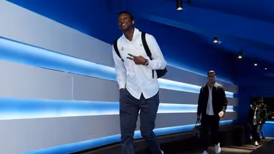 Sadiq viaja a Valencia para firmar hasta 2028