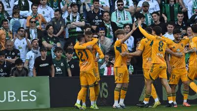 El Albacete devuelve al Racing a la Tierra