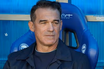 El Sevilla cierra a Luis García