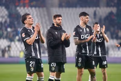 El Burgos piensa en el ascenso directo a Primera División