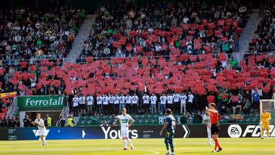 La afición franjiverde protesta: “CTA respeto al Elche”