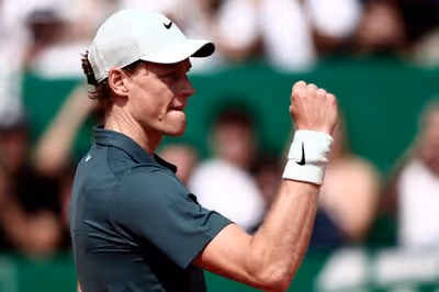 Sinner cumple con su parte y castiga a Zverev