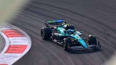 Hamilton estrella el Ferrari y Alonso se asoma delante