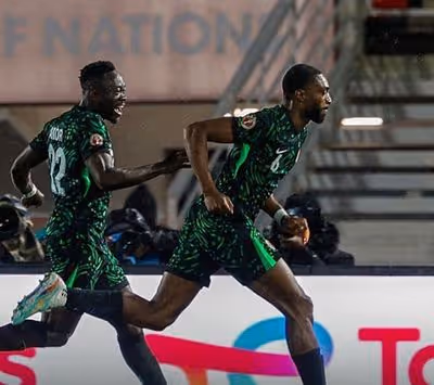 Akor Adams juega siete minutos y Ejuke no participa en el triunfo ante Uganda