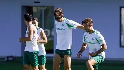 Diego Llorente, la buena noticia en el entrenamiento del Betis