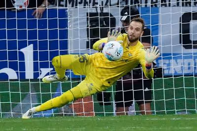 Pau López, baja para el derbi en el Betis: rotura del tendón del músculo plantar de su pierna derecha