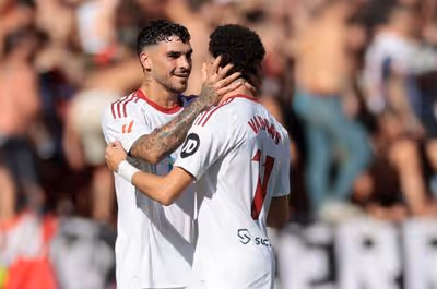 La celebración del Sevilla tras ganar al Barcelona: Agoumé protagonista y revolución canterana