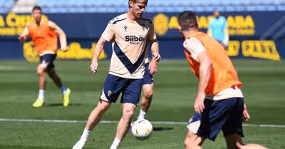 La reacción de Álex de Fernández tras renovar por el Cádiz CF y los mensajes de ex compañeros