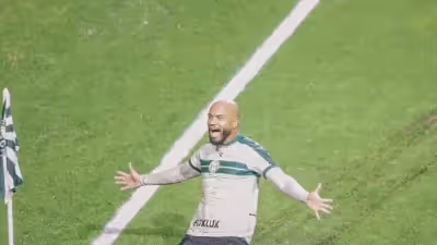 Com um a menos, Coritiba busca empate com Athletico-PR no fim