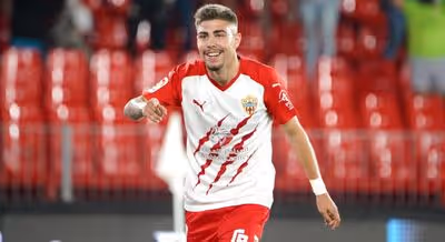 Alejandro Pozo deja el UD Almería e inicia nueva etapa en Polonia
