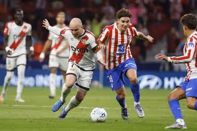 Julián Álvarez y la épica disimulan la mediocridad del Atlético de Madrid ante un bravo Rayo Vallecano (3-2)