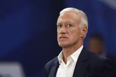 Deschamps brinca após jogo de quatro horas na Copa: 'Jogamos cartas durante a paralisação'
