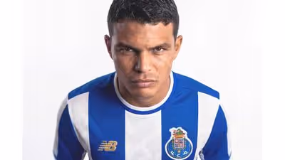 Thiago Silva: O "Monstro" chega ao Dragão sem lugar cativo no onze