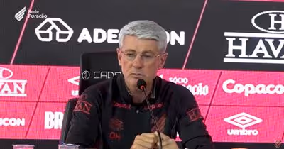Odair assume responsabilidade por eliminação do Athletico para o Vitória e evita culpar Santos: