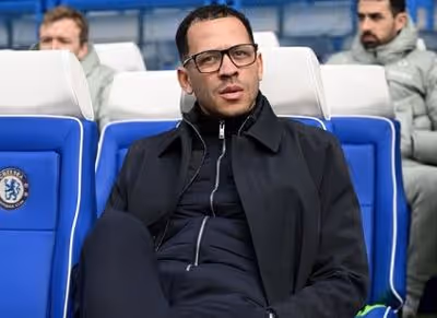 Após três meses de trabalho, Liam Rosenior é demitido do comando técnico do Chelsea