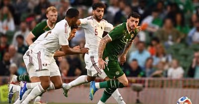 Torcida da Irlanda interrompe jogo contra o Catar em protesto contra duelo diante de Israel