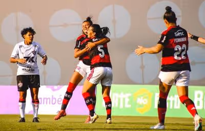 Vitória perde de 3 a 1 para Flamengo no Brasileirão Feminino e acumula quinta derrota consecutiva