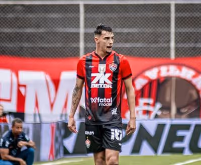 Jair Ventura projeta retorno de Claudinho após sete meses fora no Vitória:
