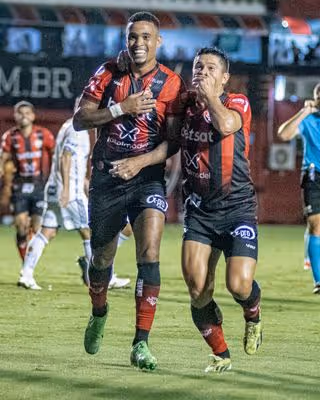 Artilheiro em 2024, Alerrandro volta ao Barradão após temporada histórica pelo Vitória