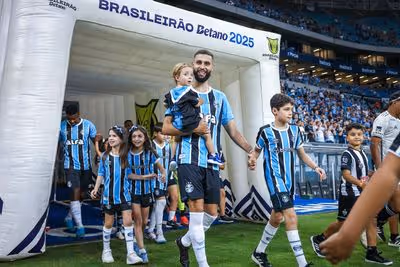 Entenda o entrave na negociação entre Vitória e Grêmio por Wagner Leonardo