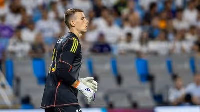 El futuro de Lunin se complica en el Real Madrid y Mourinho lo quiere en el Fenerbahçe